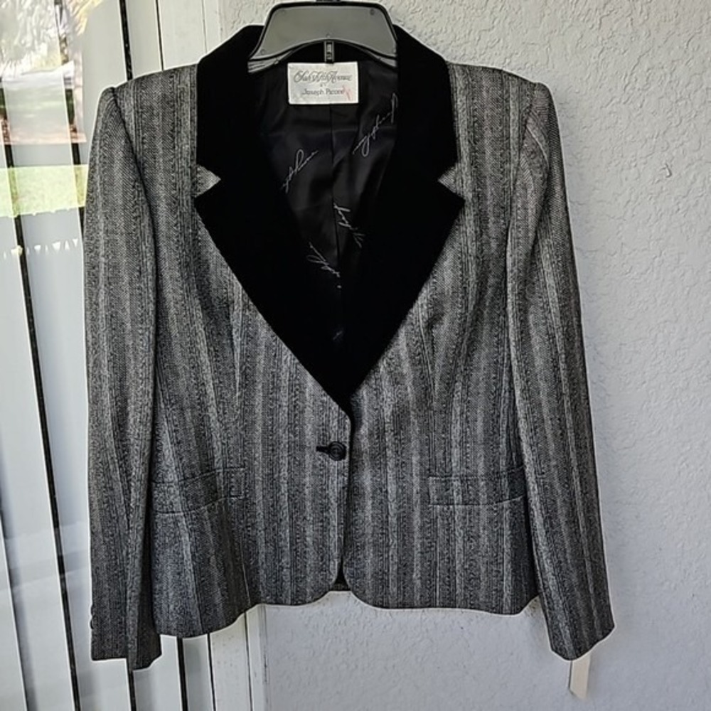 Vintage Womens Gray Striped Velvet Collar Wool Blazer